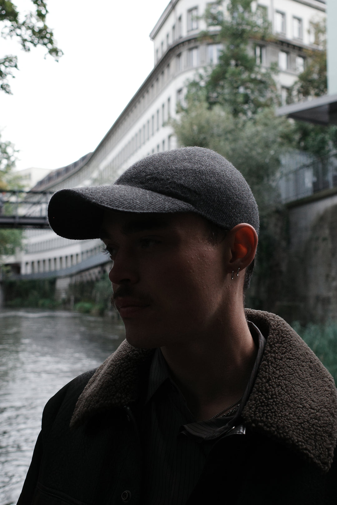 Casquette de baseball en maille logo SAINT LAURENT Gris cachemire