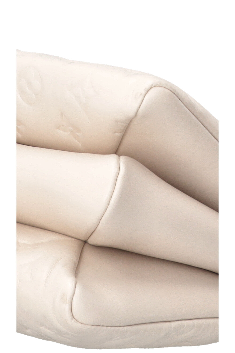 LOUIS VUITTON Coussin PM Lambskin White