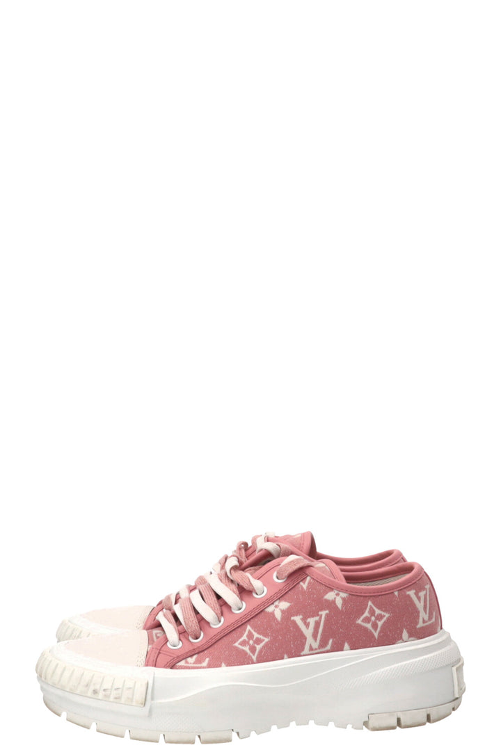 LOUIS VUITTON Squad Sneakers Denim Pink