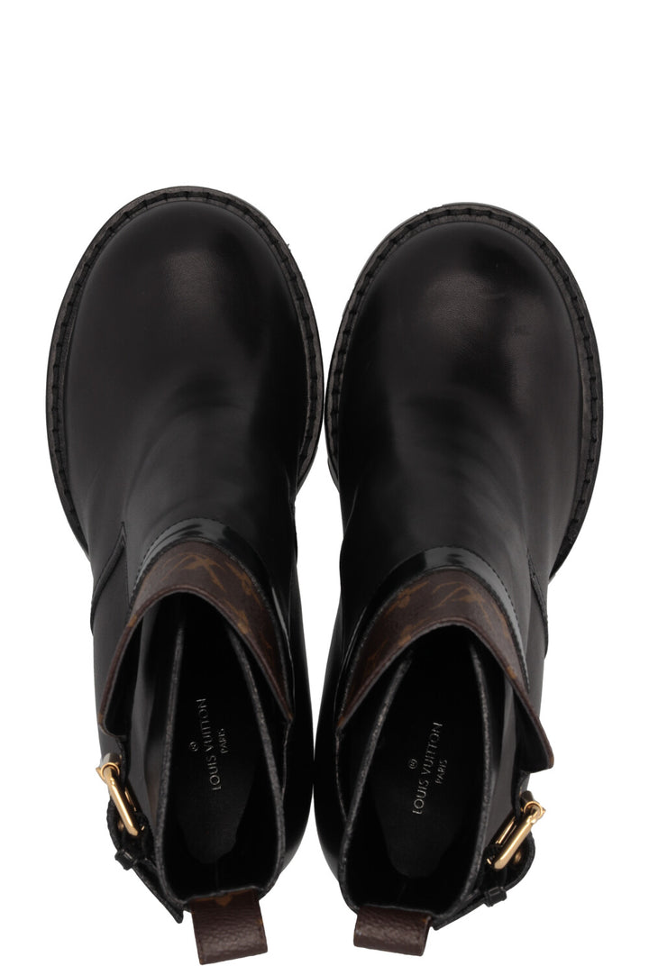 LOUIS VUITTON Star Trail Boots Calfskin Black