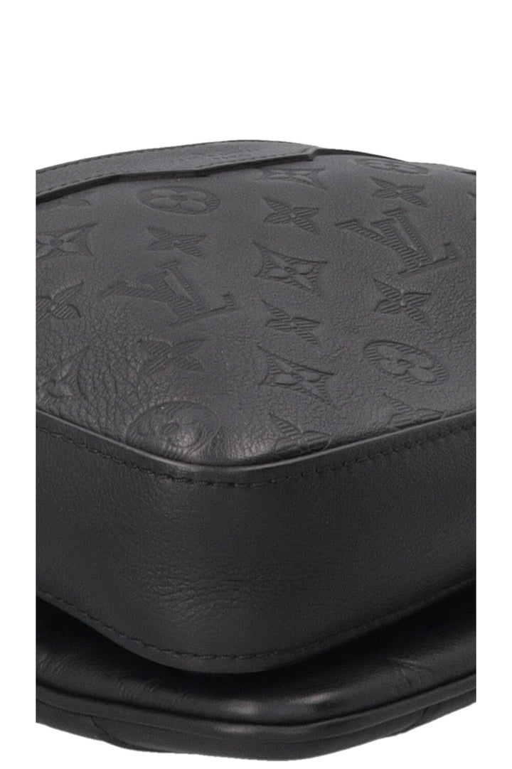 LOUIS VUITTON Trio Messenger MNG Shadow Leather Black
