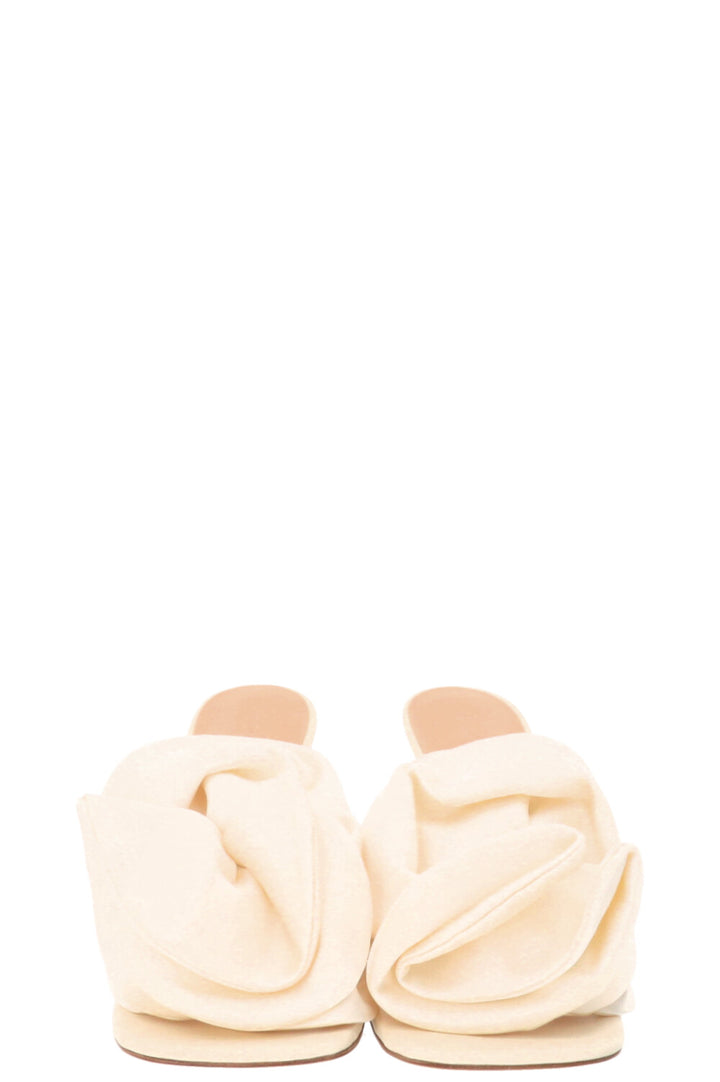 MAGDA BUTRYM Mules Fleur en Satin Crème