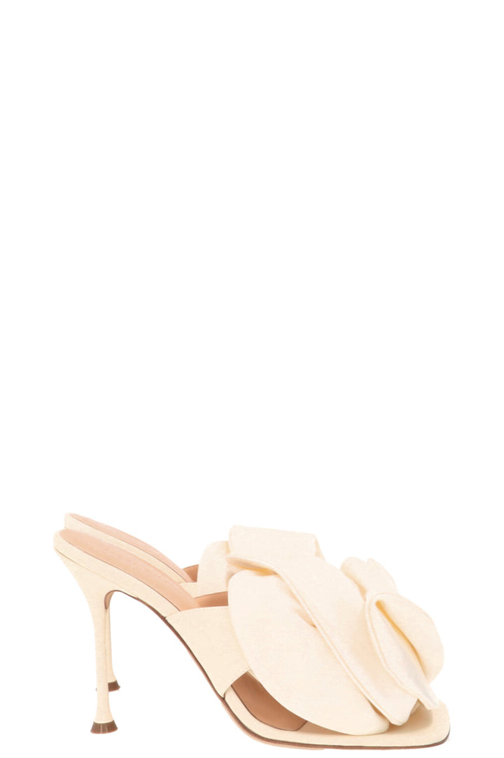MAGDA BUTRYM Mules Fleur en Satin Crème