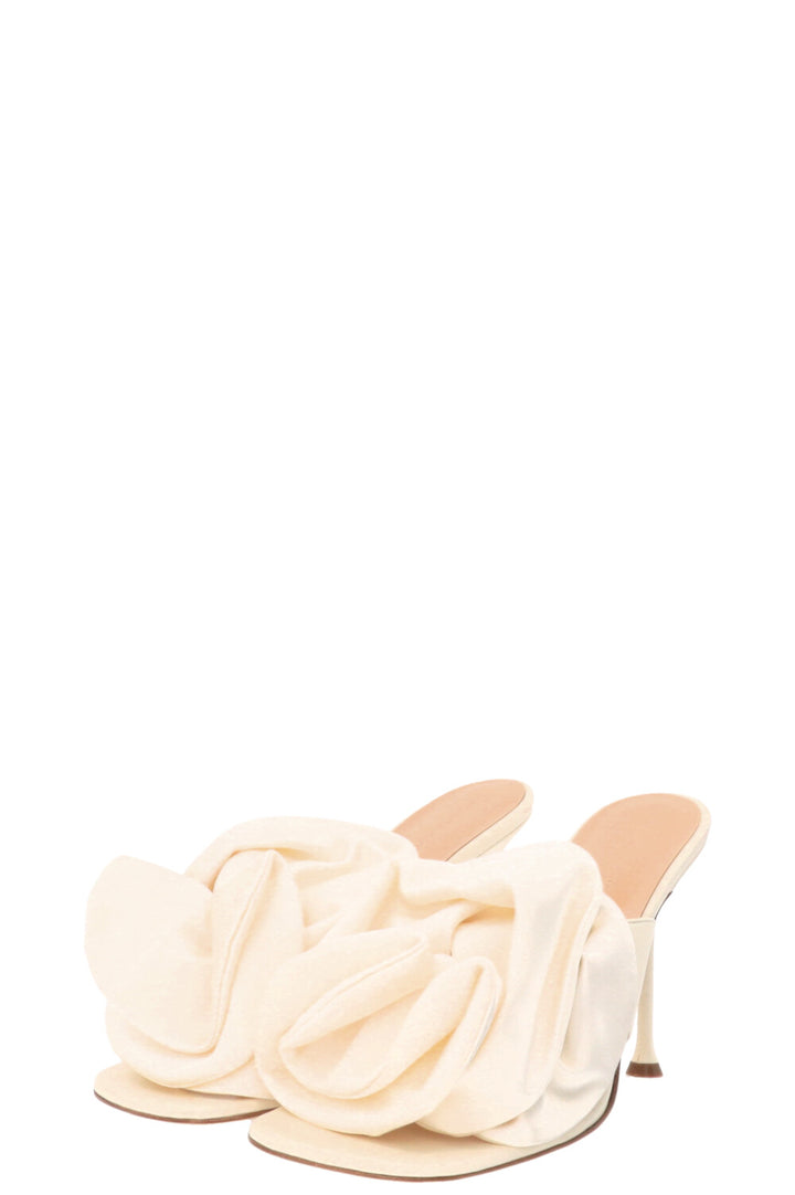 MAGDA BUTRYM Mules Fleur en Satin Crème