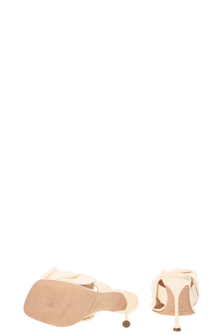 MAGDA BUTRYM Mules Fleur en Satin Crème