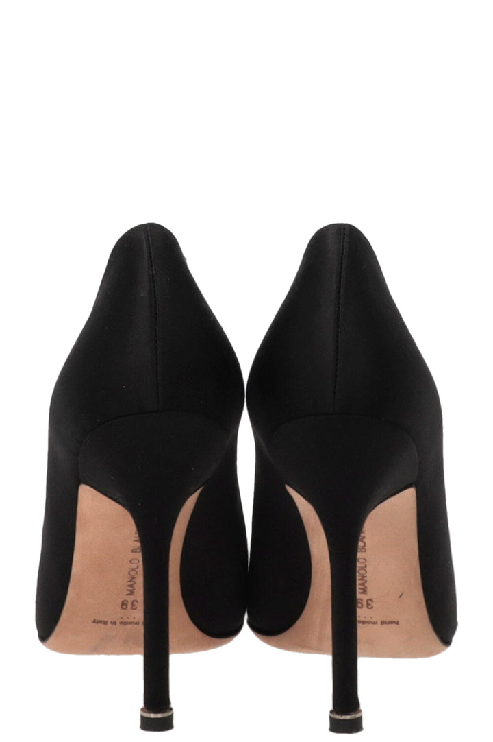 MANOLO BLAHNIK Hangisi Pumps Satin Black