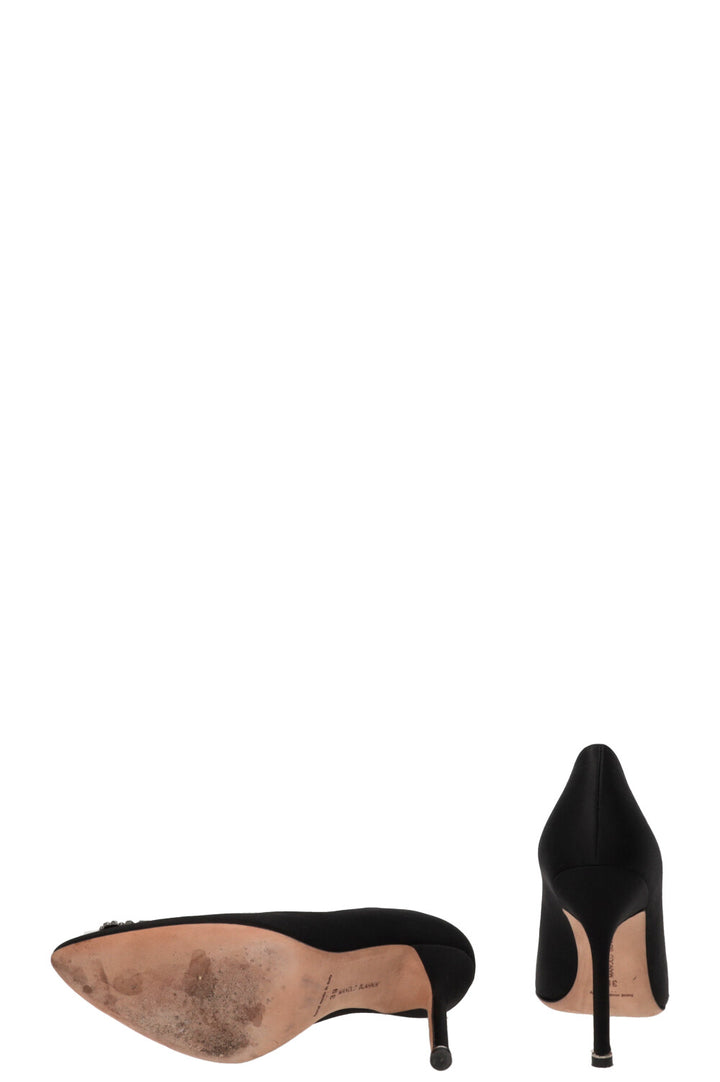 MANOLO BLAHNIK Hangisi Pumps Satin Black