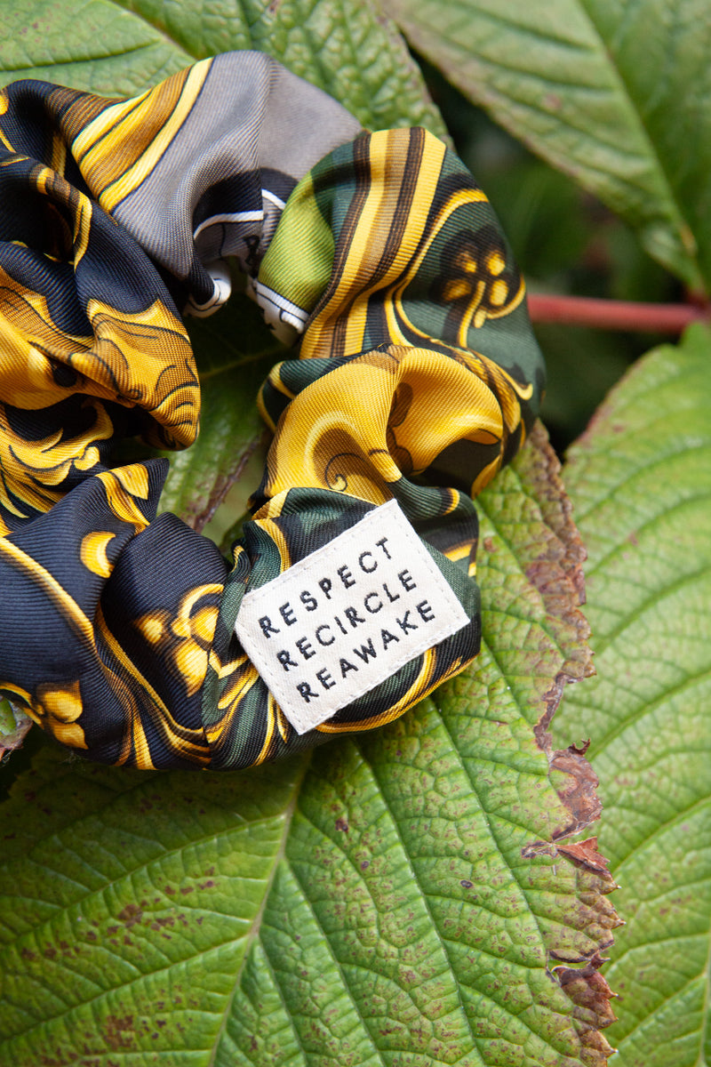 REAWAKE ATELIER Scrunchie Dies et Hore Green Black
