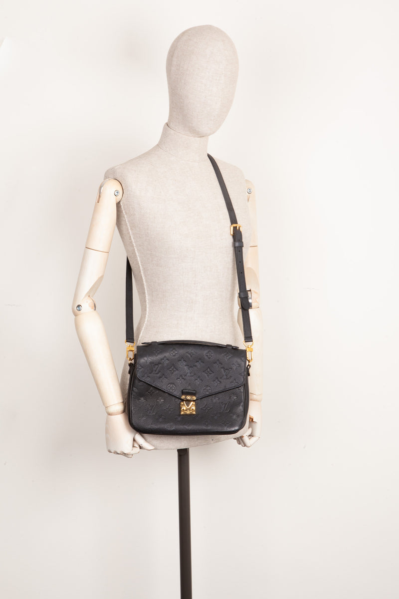 LOUIS VUITTON Pochette Metis Empreinte Black