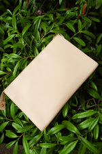 CHLOÉ Logo Clutch Beige