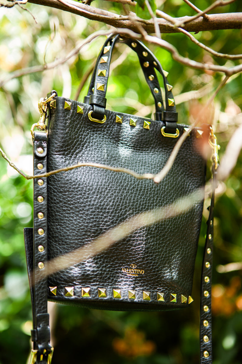 VALENTINO Rockstud Flip Lock Bucket Bag Black