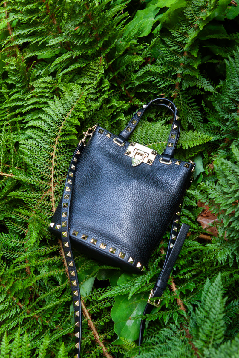 VALENTINO Rockstud Flip Lock Bucket Bag Black
