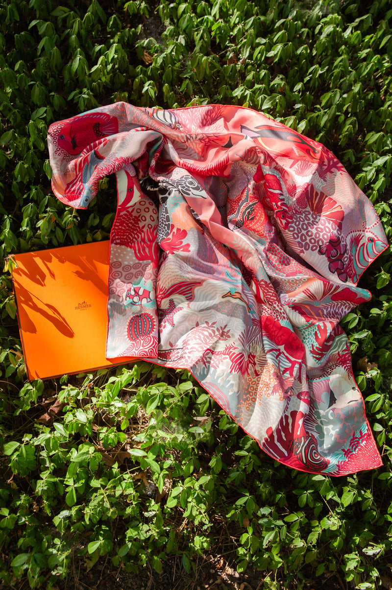 HERMÈS Under The Waves Carré 90 Red