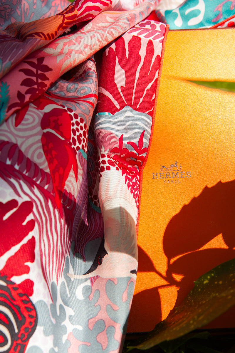HERMÈS Under The Waves Carré 90 Red