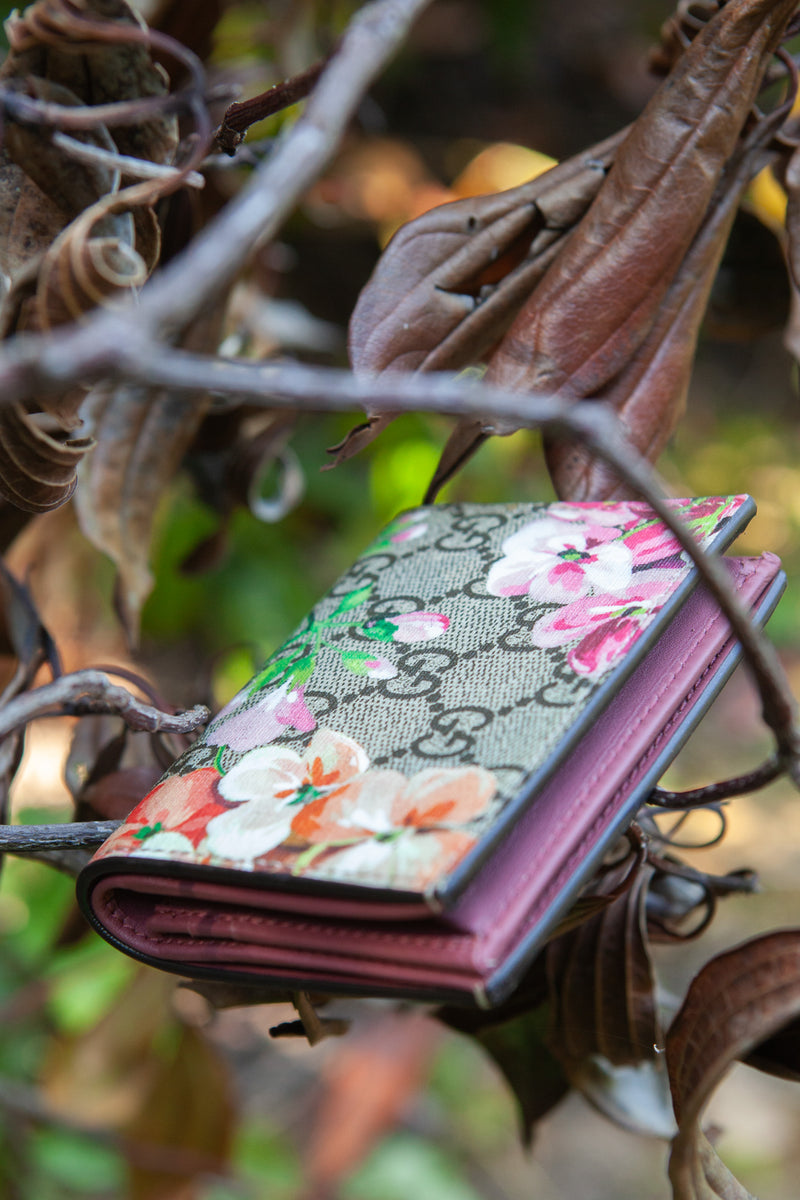 GUCCI Card Case Wallet GG Supreme Flora