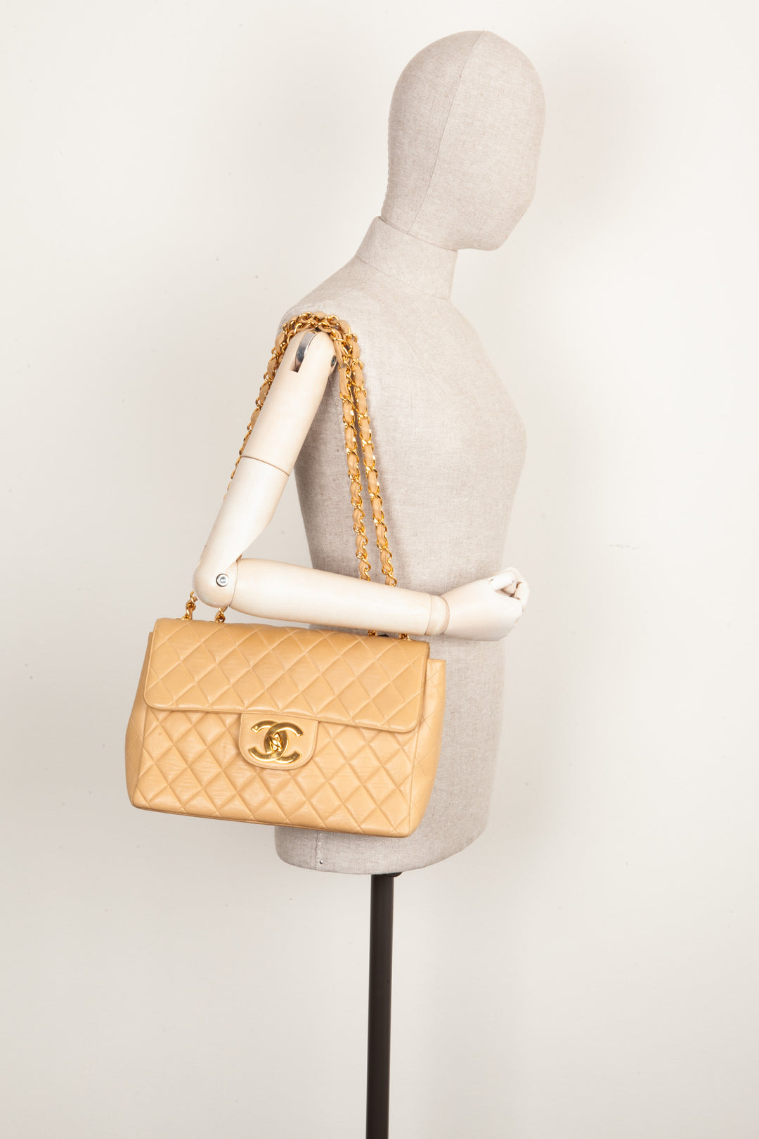 CHANEL Vintage Single Flap Bag Jumbo Beige