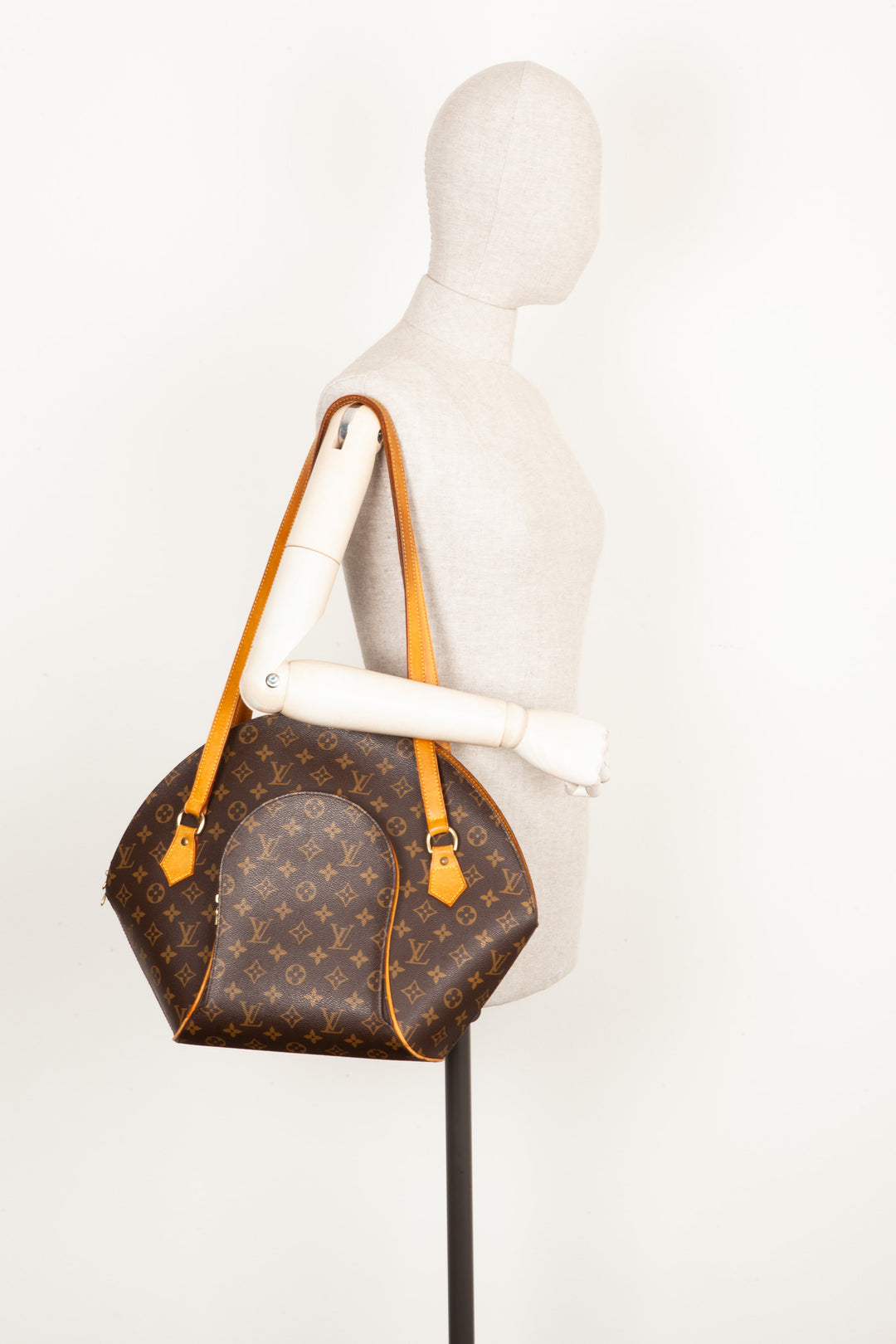 LOUIS VUITTON Ellipse Bag MNG