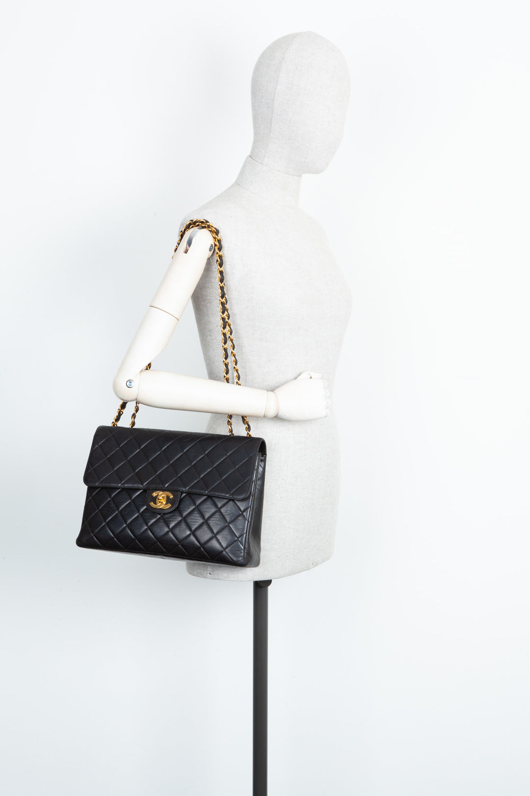 CHANEL Vintage Single Flap Bag Black