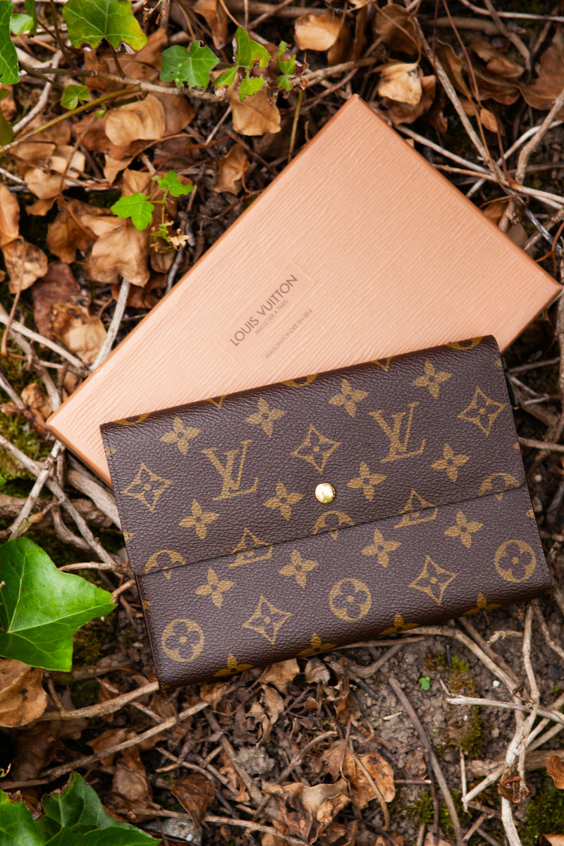 LOUIS VUITTON Travel Wallet MNG