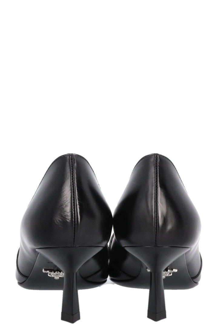 Escarpins géométriques à logo PRADA noirs