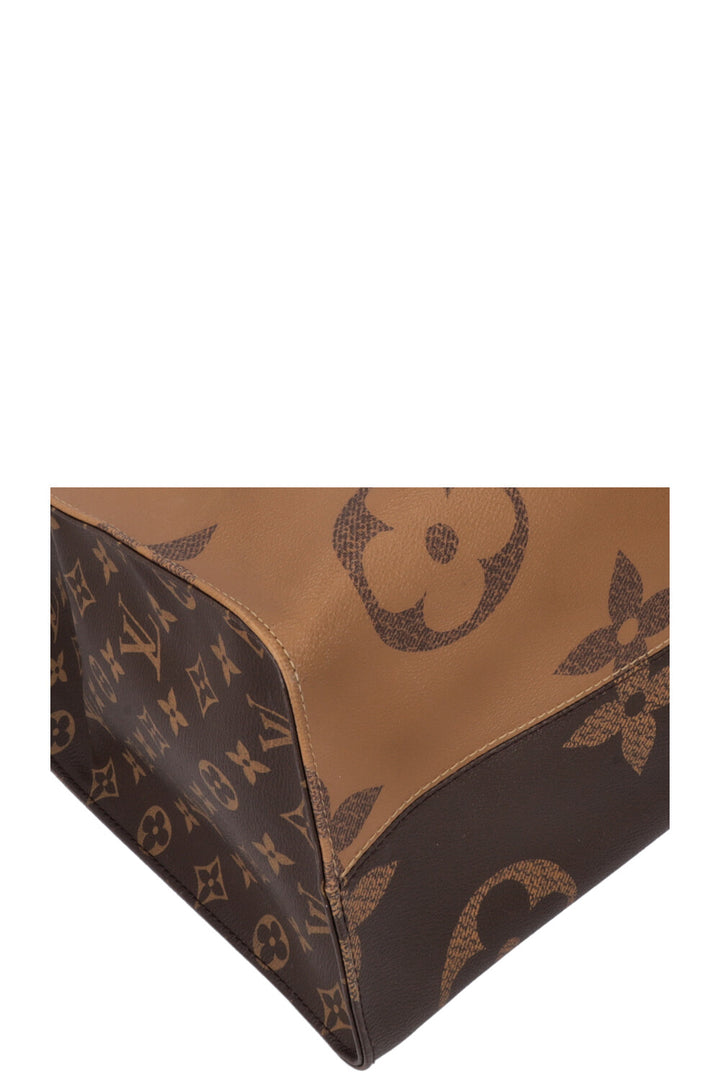 LOUIS VUITTON Onthego GM Giant Monogram Canvas