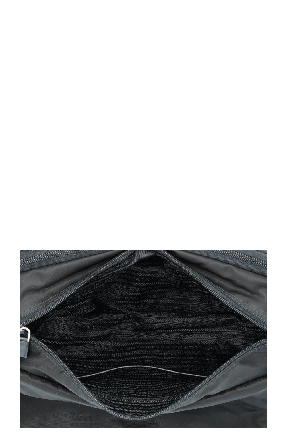 Sac bandoulière PRADA à poche avant en Re-Nylon noir