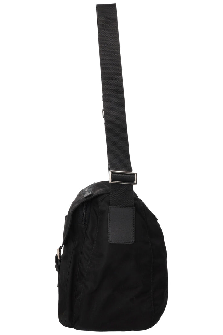 Sac bandoulière PRADA à poche avant en Re-Nylon noir