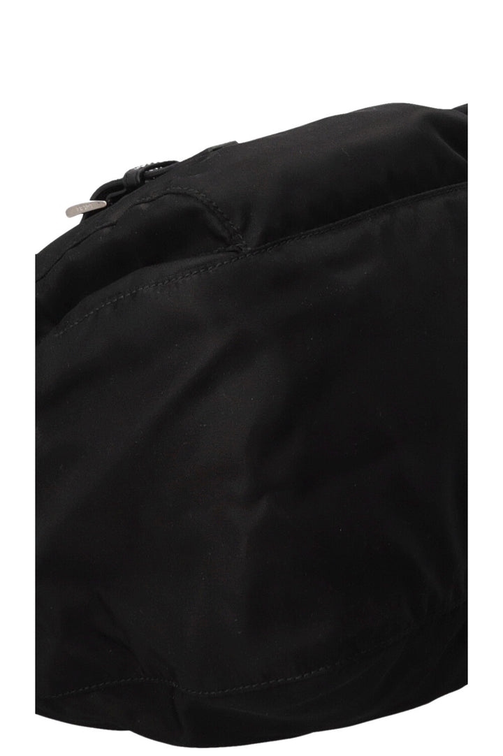 Sac bandoulière PRADA à poche avant en Re-Nylon noir