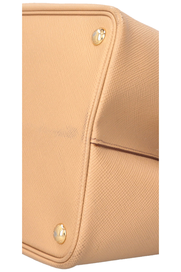 Sac grand modèle Prada Double en cuir Saffiano beige