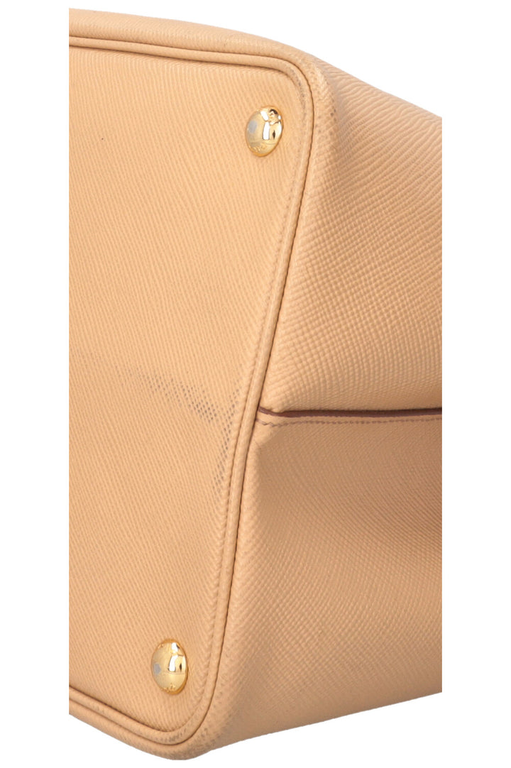 Sac grand modèle Prada Double en cuir Saffiano beige