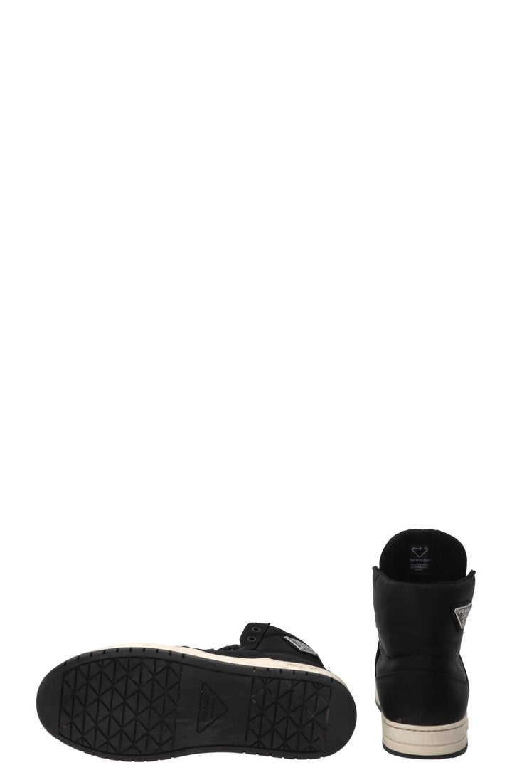 Baskets montantes Prada Triangle en nylon noir