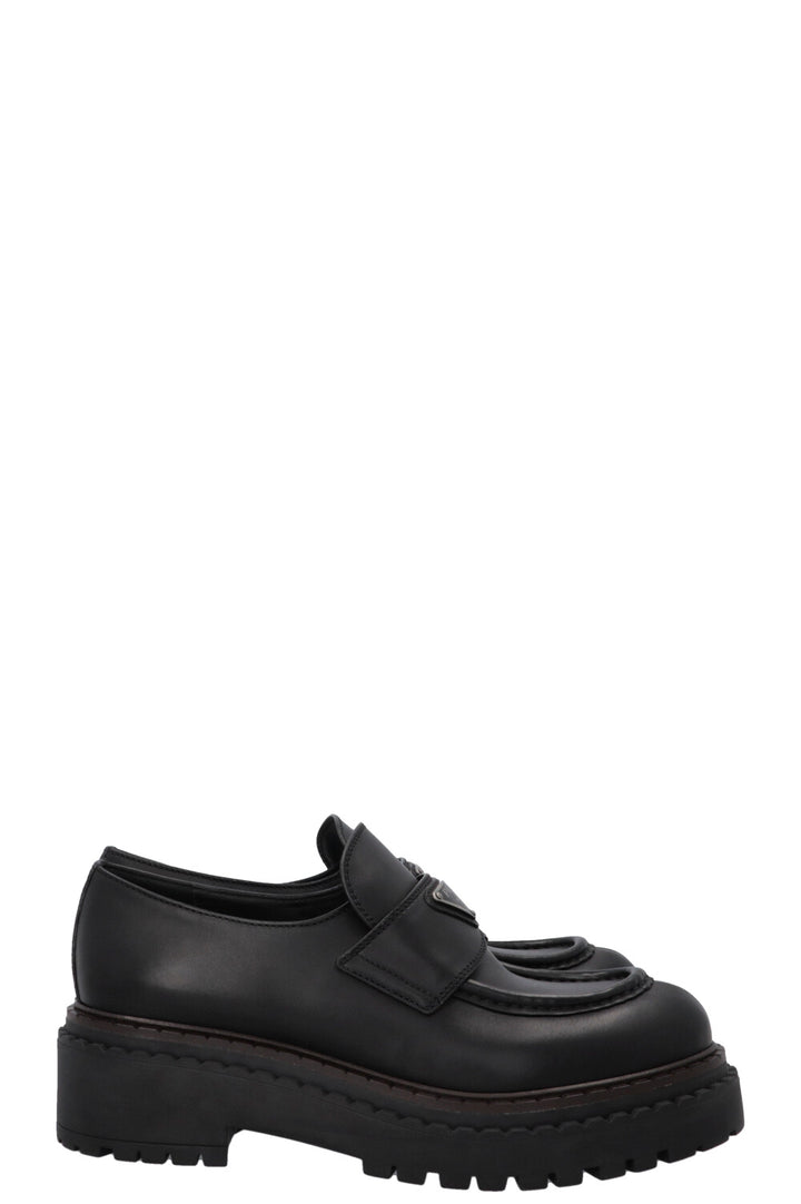 Mocassins PRADA à logo triangulaire noirs