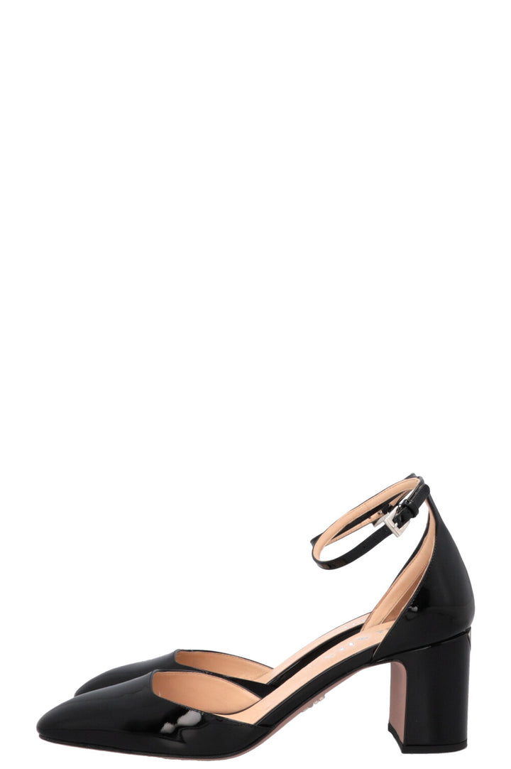 Escarpins PRADA à logo triangle, vernis noir