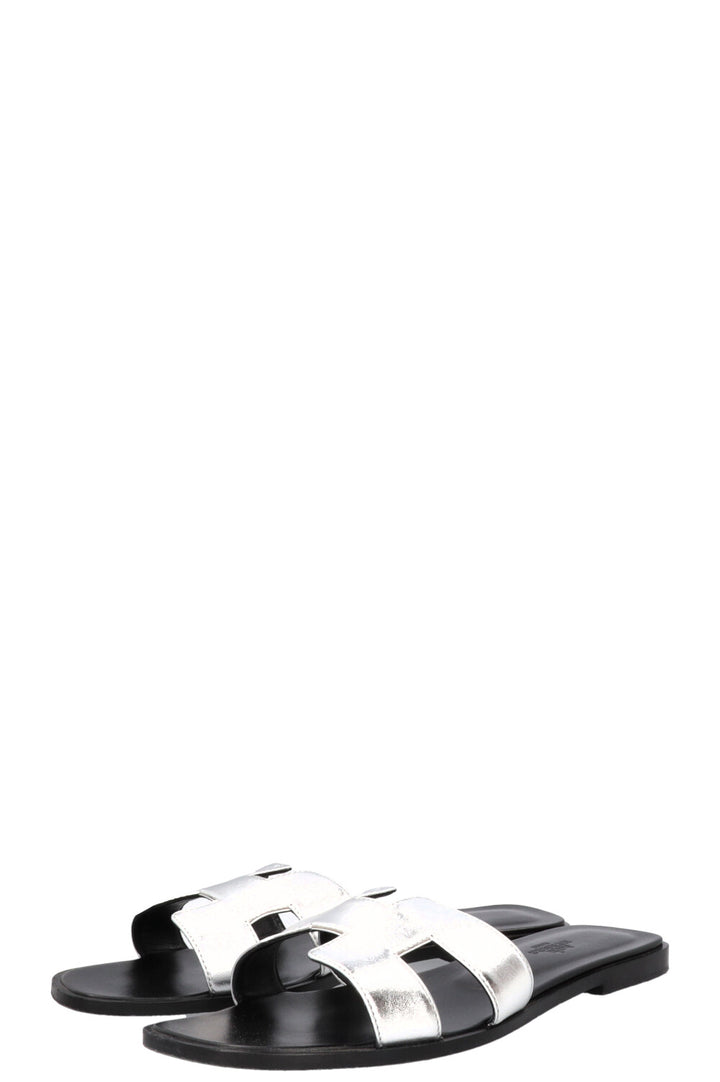 HERMÈS Oran Sandals Gris Argenté