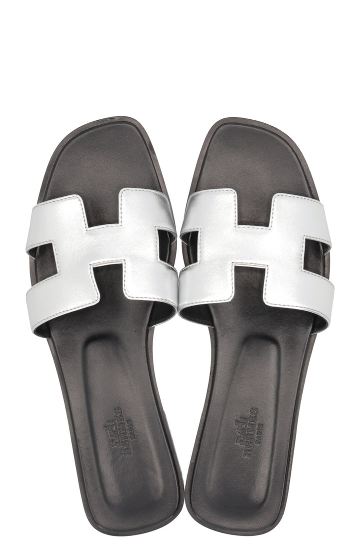 HERMÈS Oran Sandals Gris Argenté