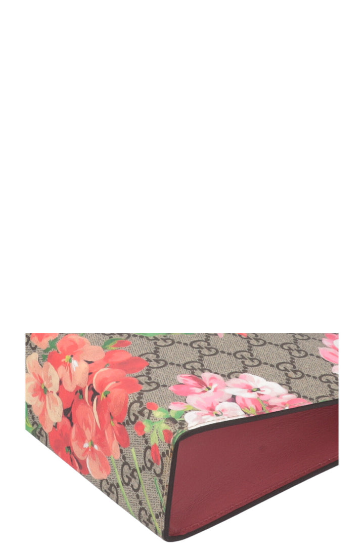 GUCCI GG Supreme Blooms Large Pochette