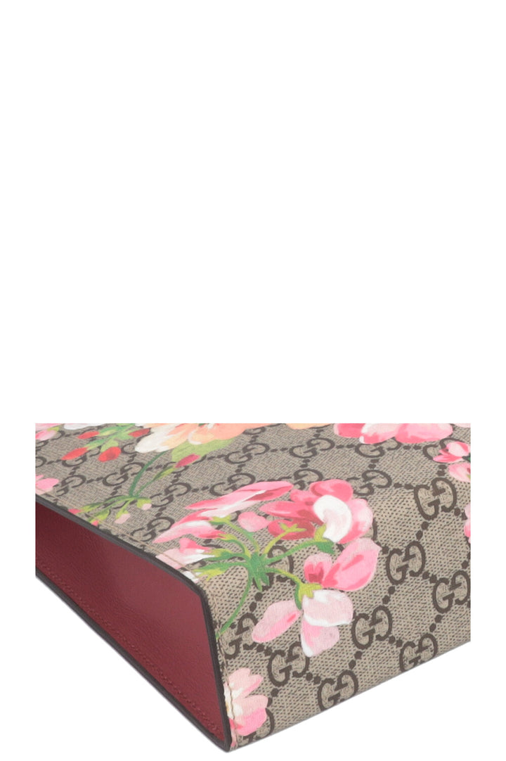 GUCCI GG Supreme Blooms Large Pochette