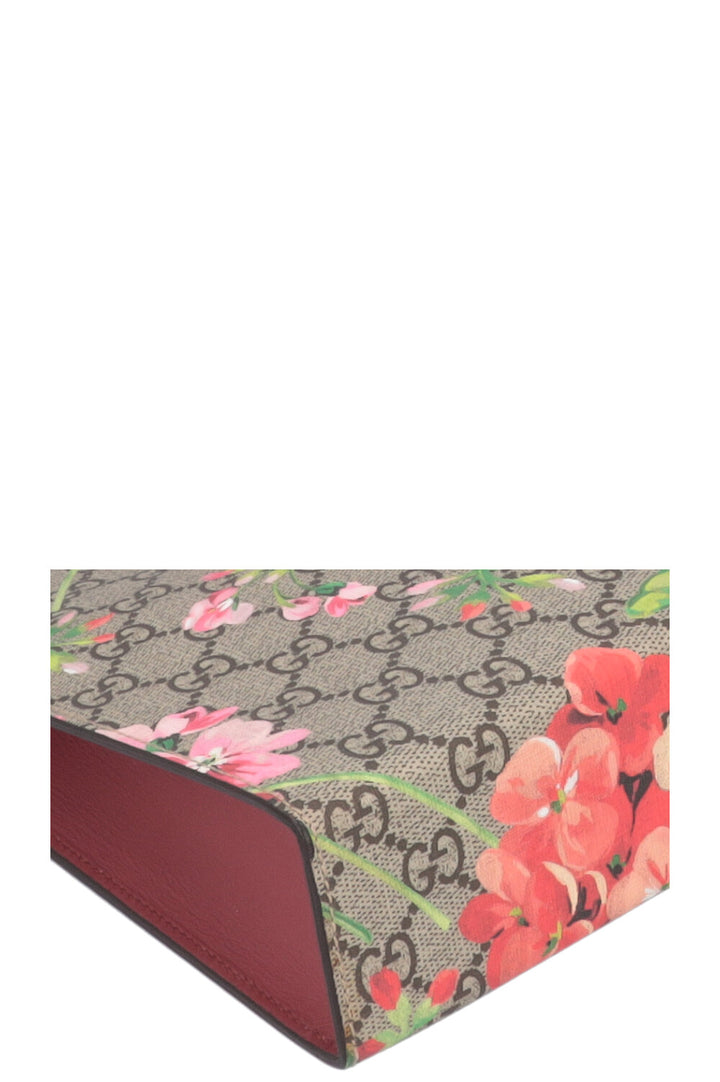 GUCCI GG Supreme Blooms Large Pochette