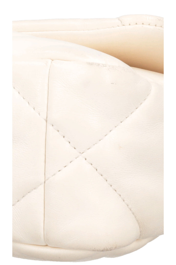 CHANEL 19 Small Bag Leather Creme