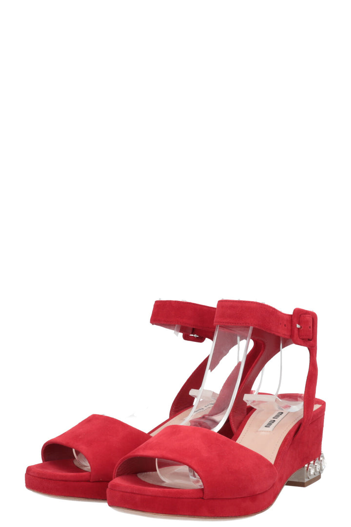 Escarpins MIUMIU en daim rouge cristal
