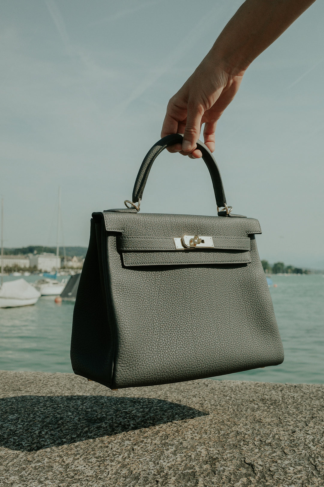 HERMÈS Kelly 28 Retourne Togo Gris Misty