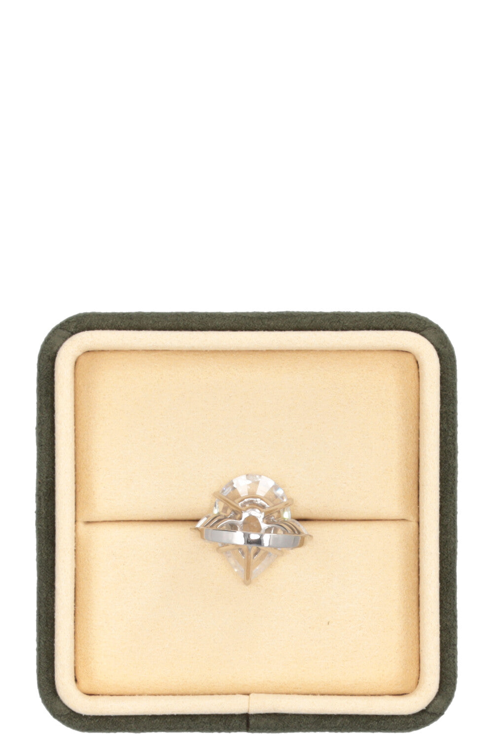 VINTAGE JEWELERY Pear Shape Zirconia Ring White Gold