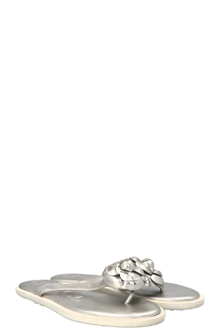 CHANEL Ballerines Camélia Argent