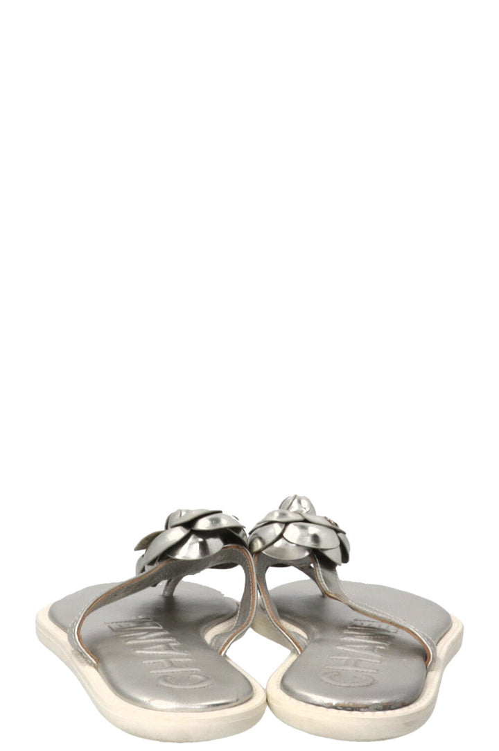 CHANEL Ballerines Camélia Argent