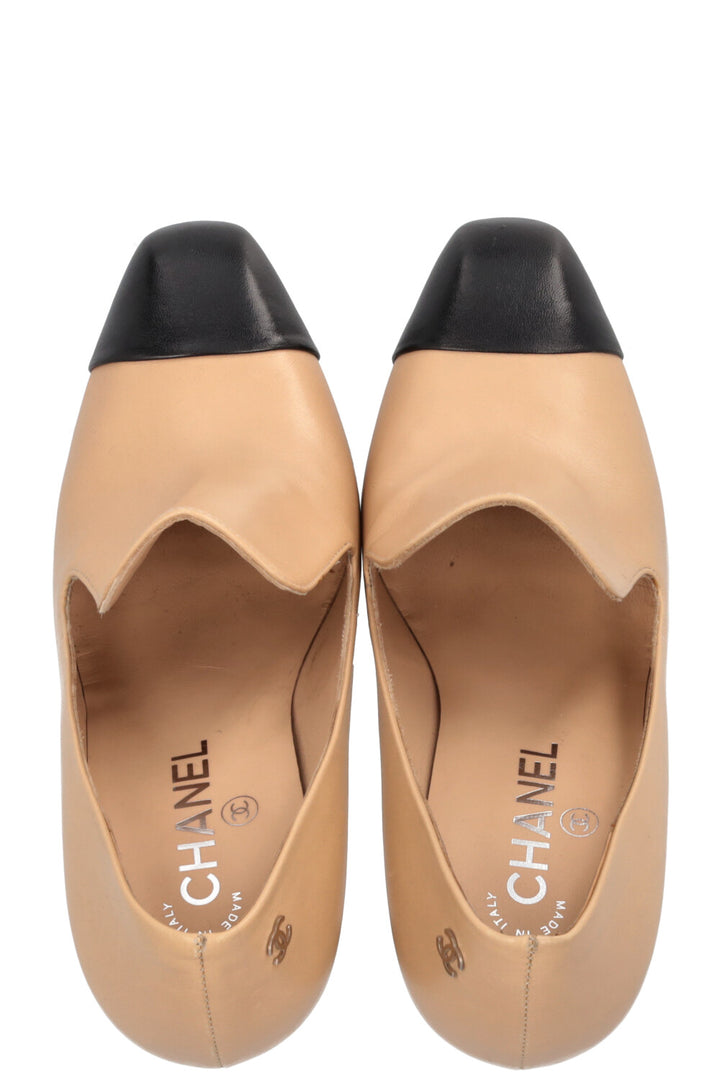 CHANEL Interlocking CC Shaft Heels Beige