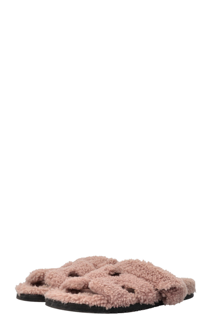 HERMÈS Chypre Shearling Flats Blush
