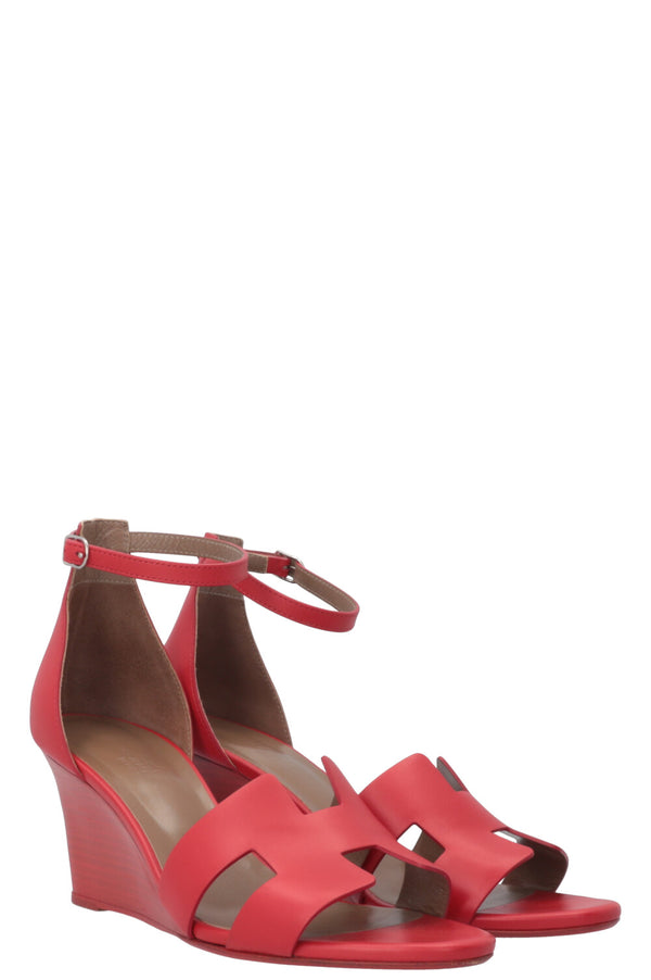 HERMÈS Oasis Heels Leather Red