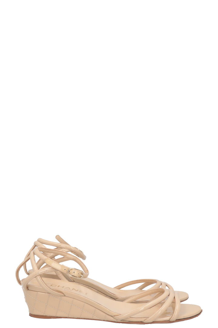 CHANEL Wedges Patent Nude