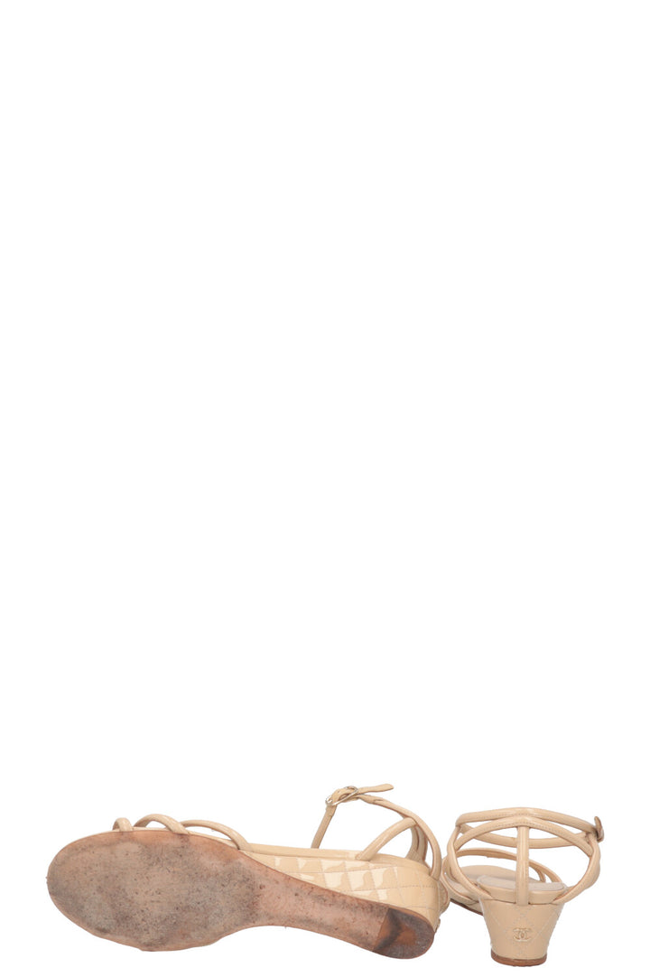 CHANEL Wedges Patent Nude