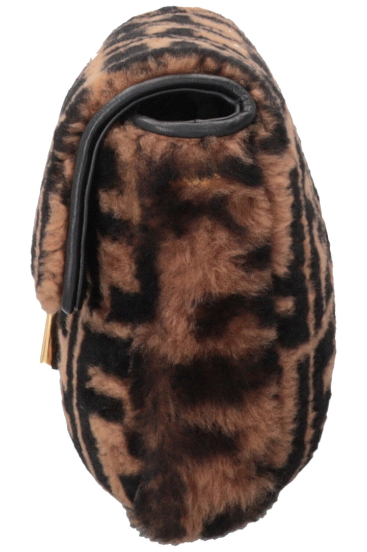 FENDI Sac baguette en peau de mouton retournée Zucca Marron